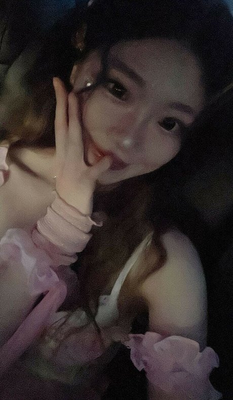 熟女のおっぱいオンリーファンズ ホットヌード 写真