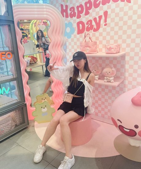 セクシーなブルネットのオンリーファンズ アートヌード 画像