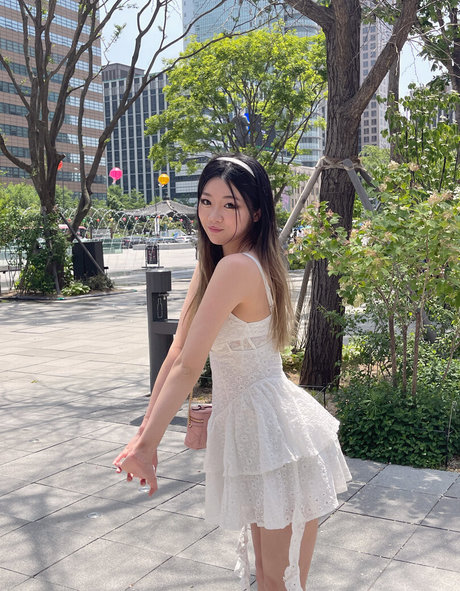 スキニーモデルオンリーファンズ トップ 画像