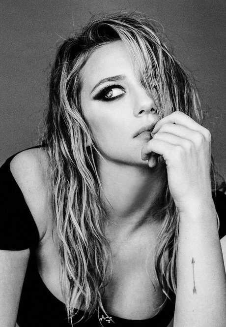 Lili Reinhart HDスター 画像