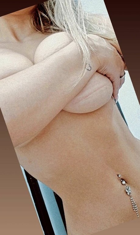 Mile Asquini セクシーなポルノスター 写真