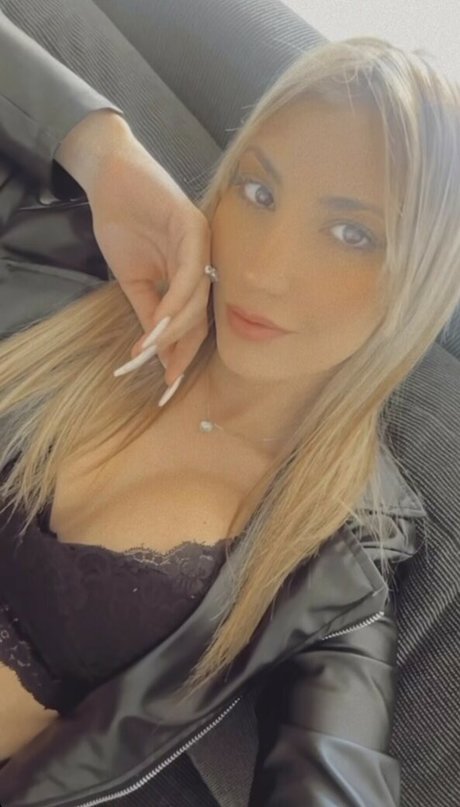 Mile Asquini 最高のモデル 写真