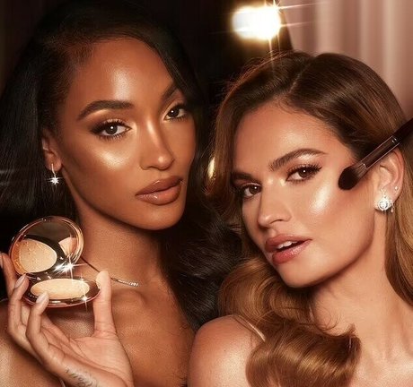 ティーントップレスオンリーファンズ トップ 写真