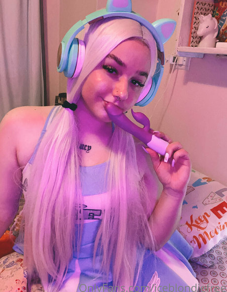 黒人女性のオンリーファンズ アダルト 画像