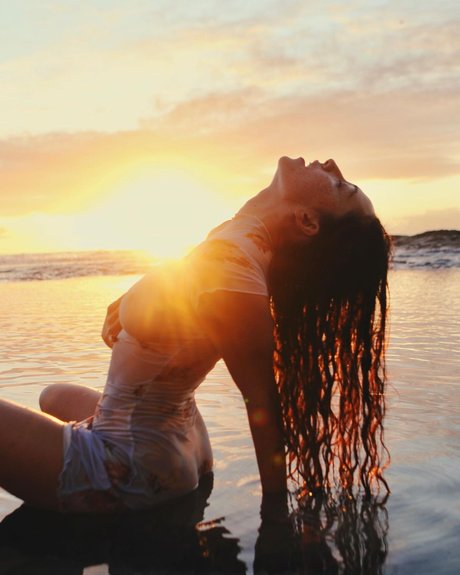 Anuhea Nihipali セクシーなスター 写真