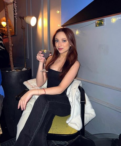 Ellie Schnitt HDモデル ギャラリー