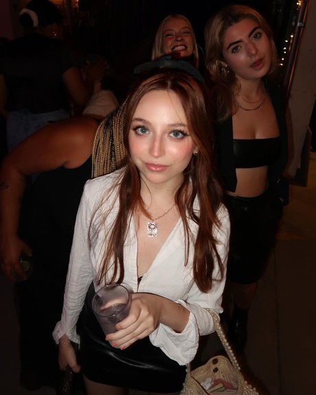 Ellie Schnitt スター 裸 写真