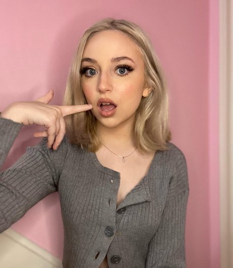 Ellie Schnitt ヌードモデル アーカイブ