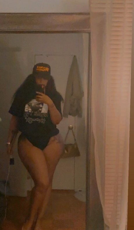 Nunu Nellz ポルノスター 独占 写真