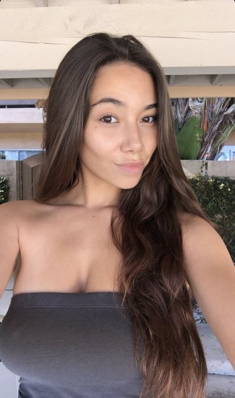 お尻を広げるオンリーファンズ 無料裸 ギャラリー