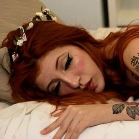 Aline Fox 無料モデル 画像