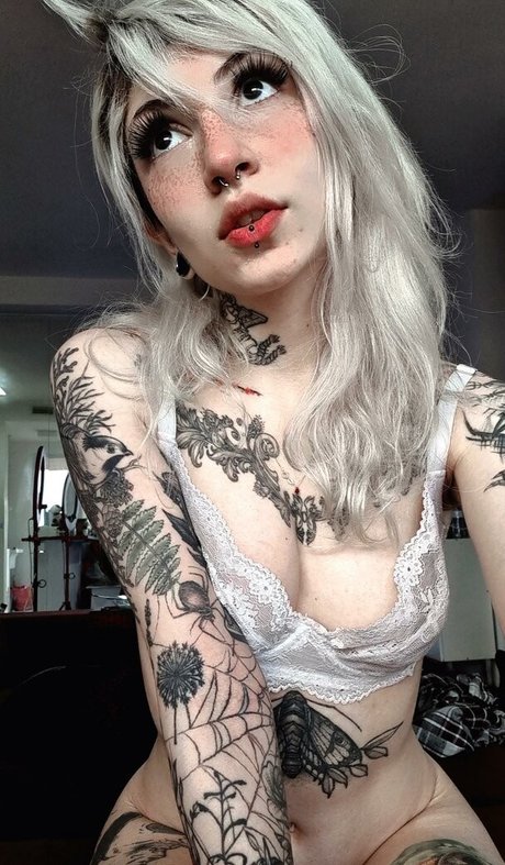 Aline Fox セックスポルノスター ギャラリー