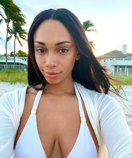 Jasmine Lotus 最高のモデル 画像