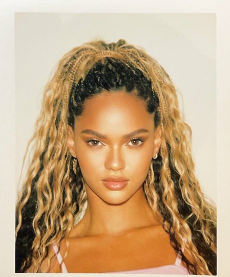 Juliana Nalu 最高のモデル 写真