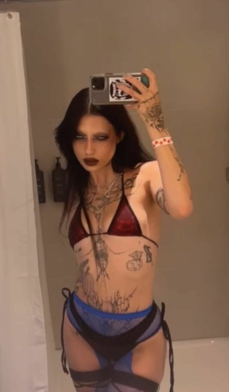 アニメガールズオンリーファン アートヌード 写真