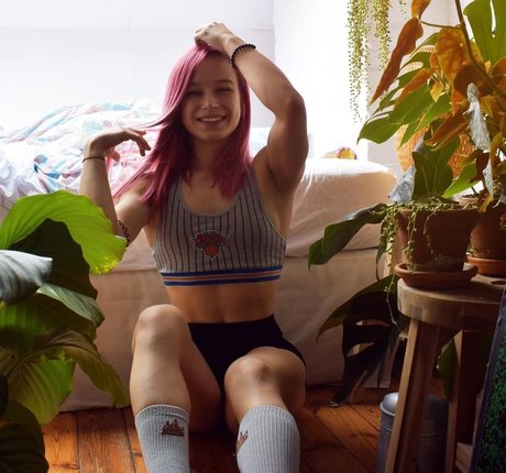 Aline Dessine HDスター 写真