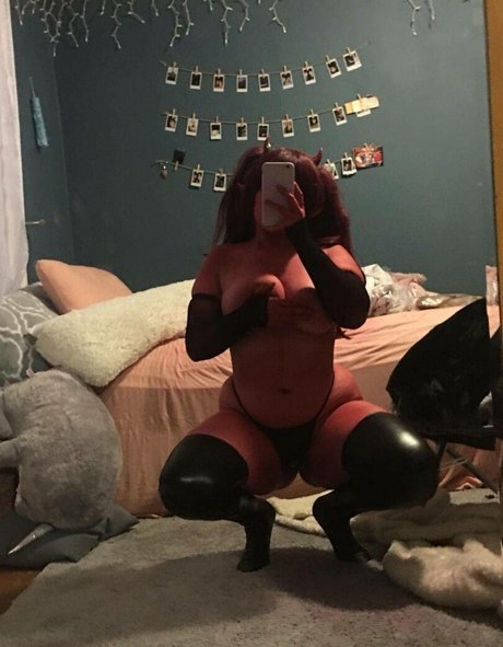 肉厚熟女オンリーファンズ アート裸 画像