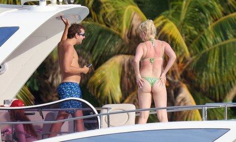 巨尻熟女オンリーファンズ エロチック アーカイブ