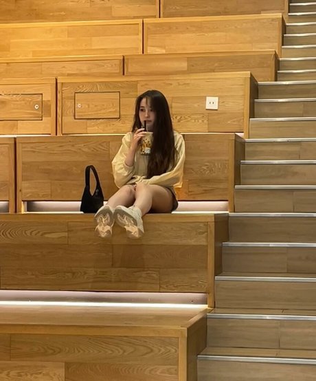 レズビアン誘惑オンリーファンズ 無料裸 写真