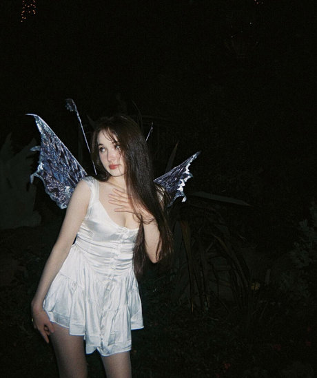 アジア人トゥインクオンリーファンズ セクシーヌード ギャラリー