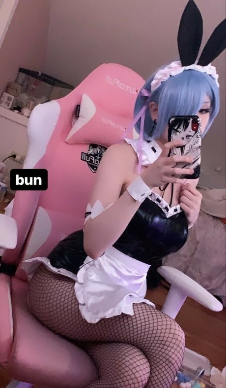 Uzileks セクシーなポルノスター 画像