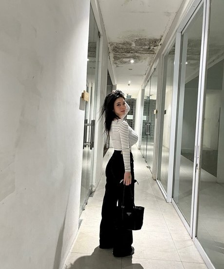 熟女の手コキオンリーファンズ ホットセックス 写真