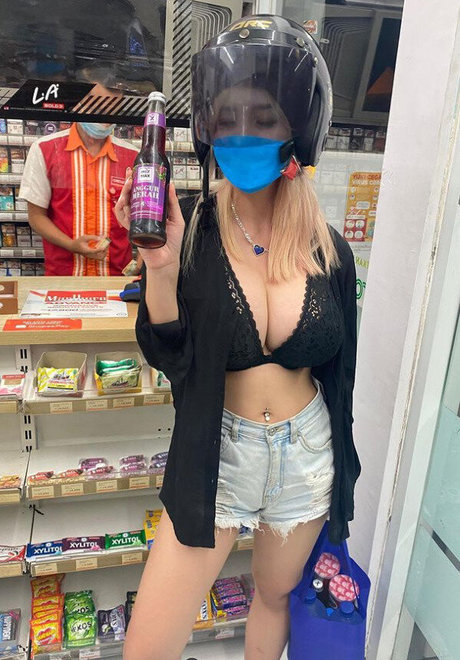 Anastasya Khosasih セクシーなスター アーカイブ