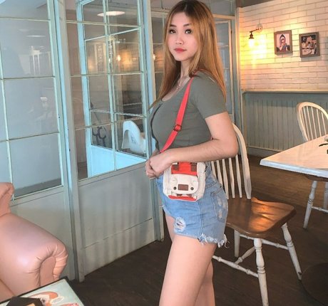 asmr 足 オンリーファンズ 美しい裸 ギャラリー