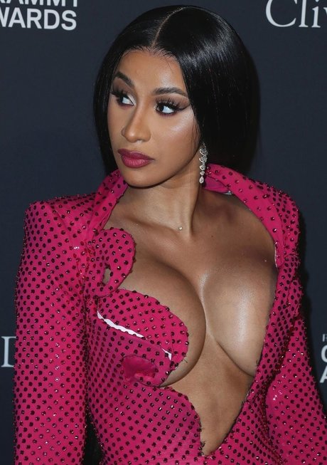 Cardi B アートスター 写真
