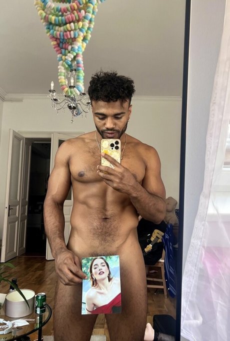 Mrexperience エロティックなポルノスター 写真