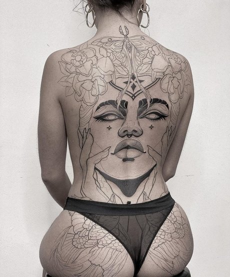 Sara Secciss 美しいポルノスター 画像