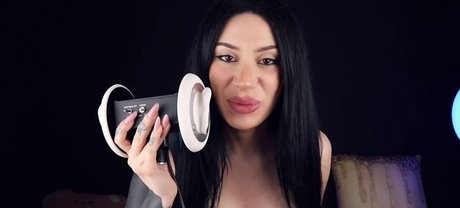 いちごミルクオンリーファンズ ポルノグラフィック 写真