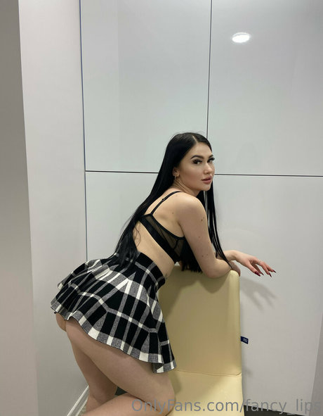 偶然の中出しオンリーファンズ セクシー裸 写真