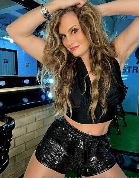 黒檀の指入れオンリーファンズ えろた 写真