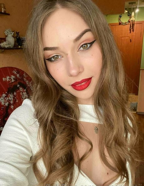 Tガールオンリーファン アート裸 写真