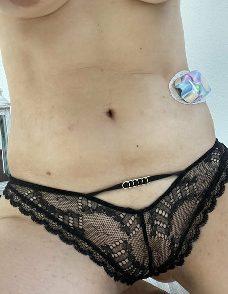 顔面騎乗 オンリーファンズ アートポルノ 画像