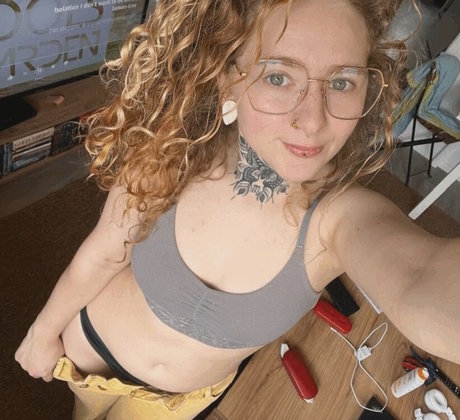 熟女のおっぱいオンリーファンズ 裸 ギャラリー