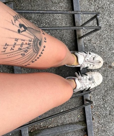 アジアン潮吹き オンリーファンズ アートヌード 写真