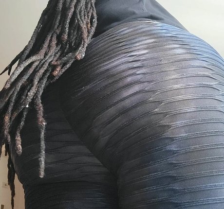 Locked Honey Princess アート女優 画像