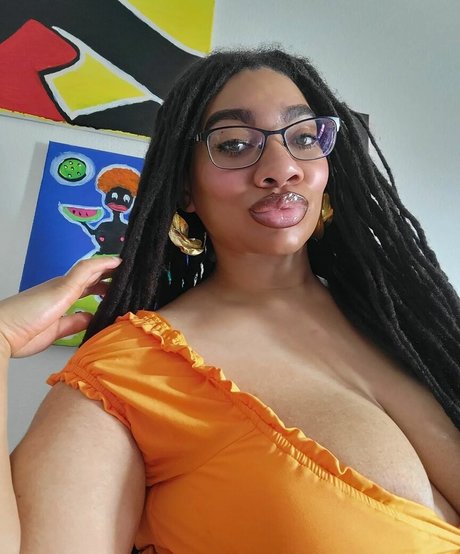 Locked Honey Princess ポルノスター 裸 画像