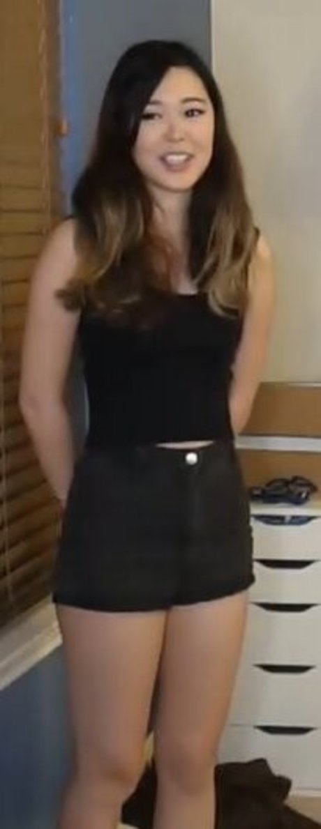 ExtraEmily 完璧なスター ギャラリー