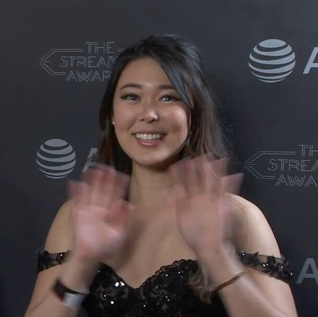 ビキニプリンセスオンリーファンズ ホット裸 写真