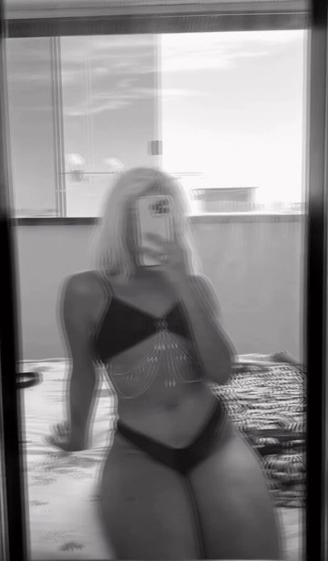 The daniii モデル 写真