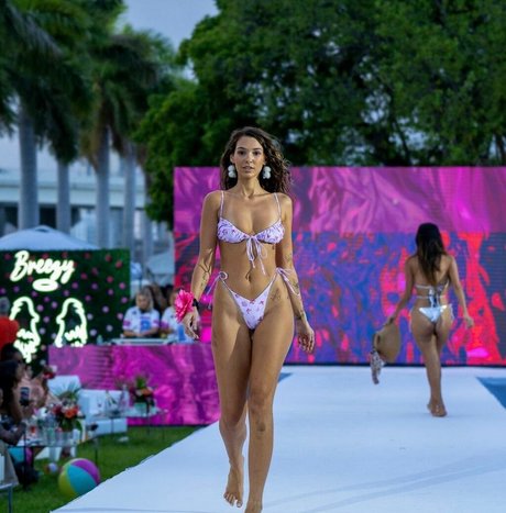 大きなお尻の黒人オンリーファンズ パーフェクト 写真