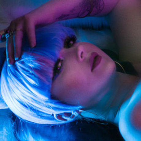 お尻を広げるオンリーファンズ えろ 写真