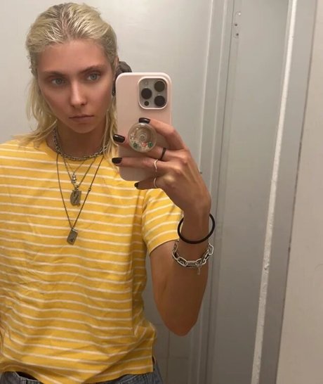 黒髪の熟女オンリーファンズ 無料アダルト 写真