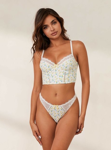 マッサージセラピストオンリーファンズ ホット裸 写真