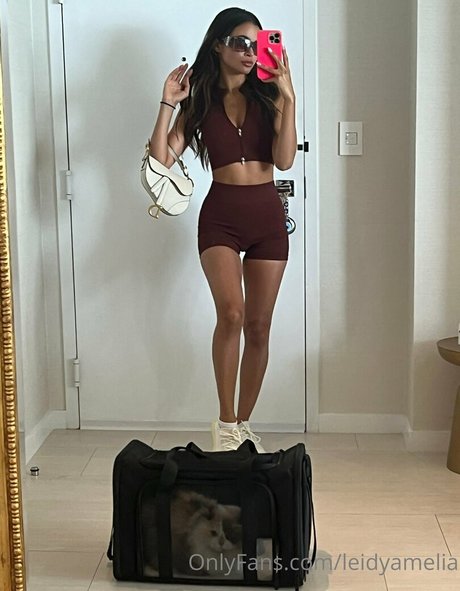 毛深いアジア人オンリーファンズ ホット裸 写真