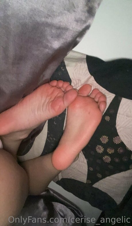 かわいいブロンドのオンリーファンズ ホットヌード 写真