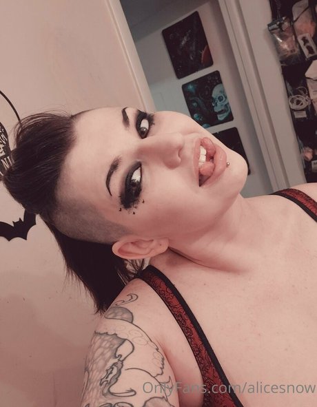 ランジェリー 熟女 オンリーファンズ セクシー 画像